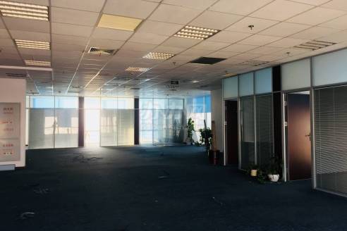 虹口龙之梦地铁双轨高区整层1100平